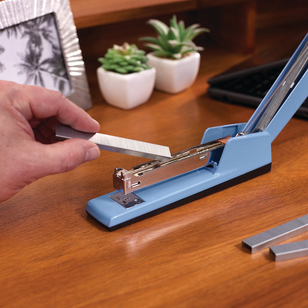 Swingline 747 Classic Desktop Stapler. 30-Sheet. Blue