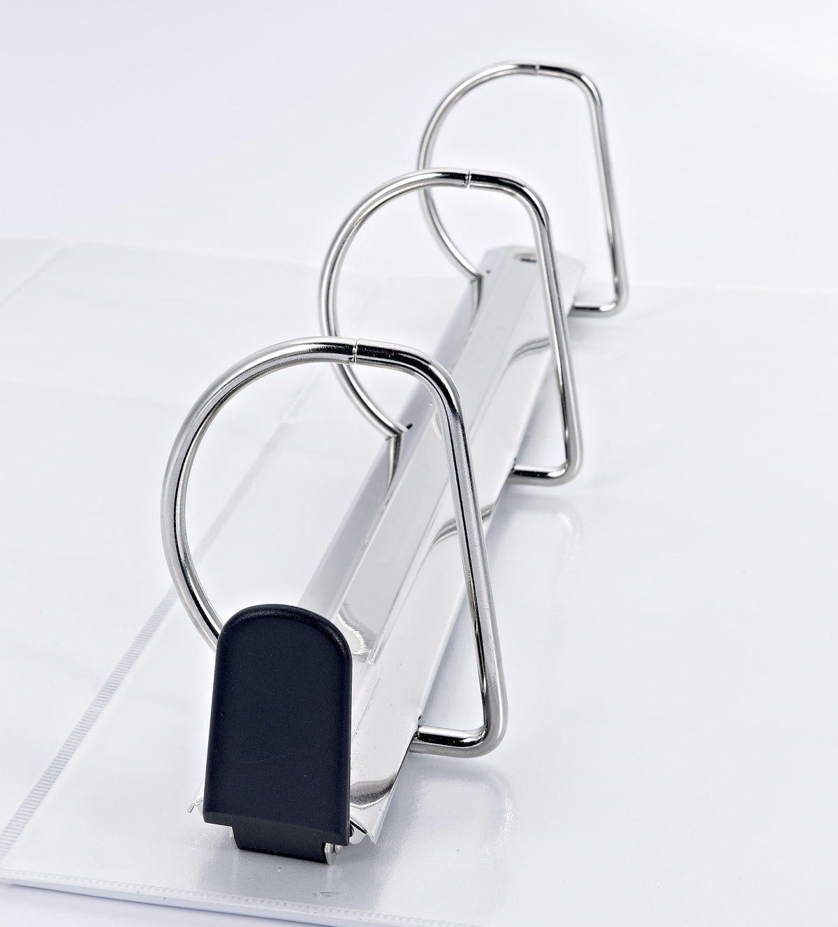 Avery Heavy Duty View Binder. 2. One Touch Slant Ring. White